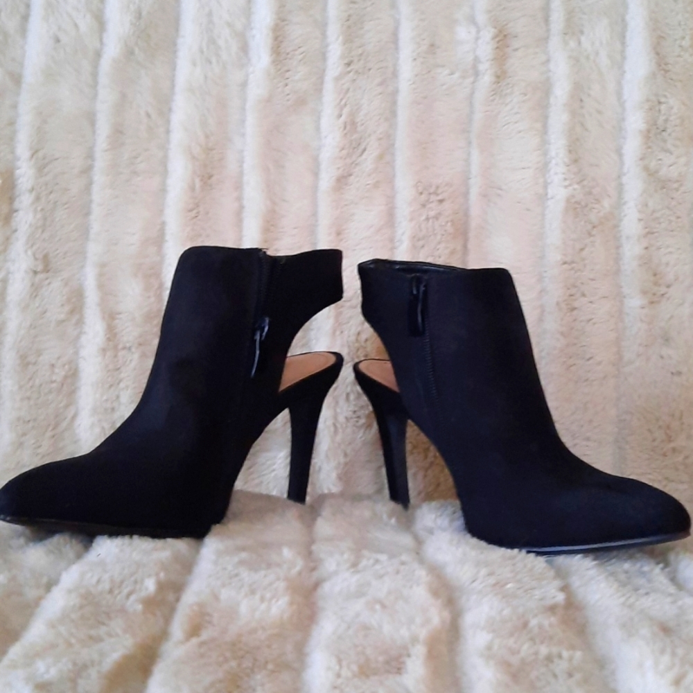 Suede zip up Sergio Bari size 7 stiletto heel black